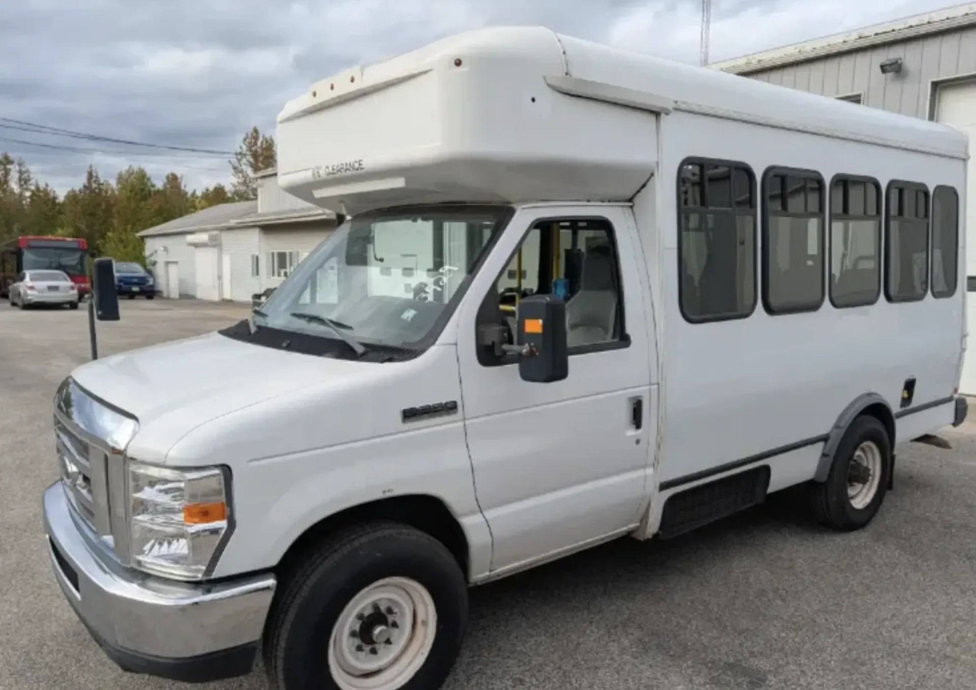 Mini Bus vs Shuttle Bus